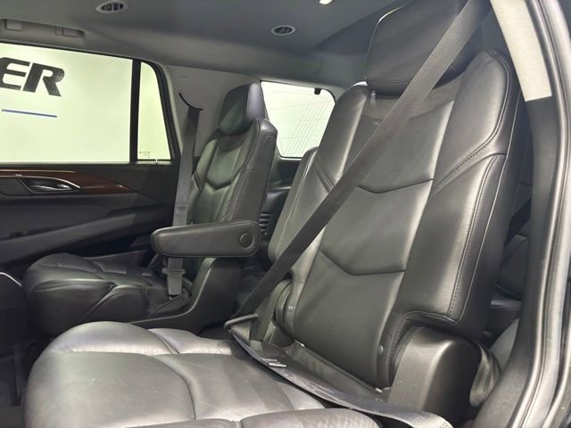 Used 2020 Cadillac Escalade Luxury w/ Escalade Sport Edition AWD/4WD image 9