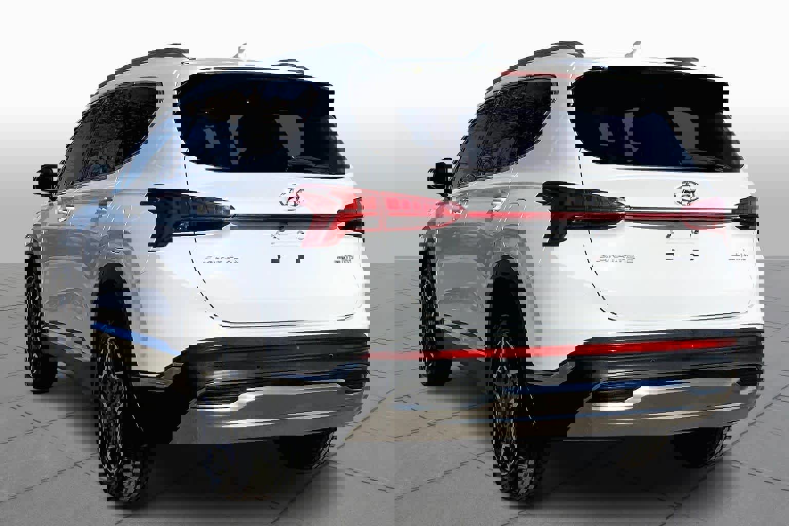 Used 2023 Hyundai Santa Fe Limited image 4