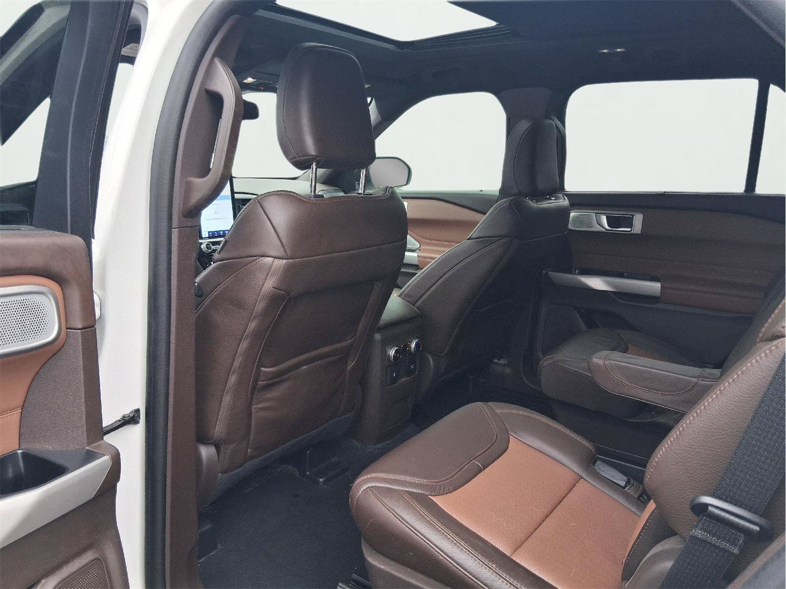 Certified 2024 Ford Explorer King Ranch w/ Technology Package RWD image 25