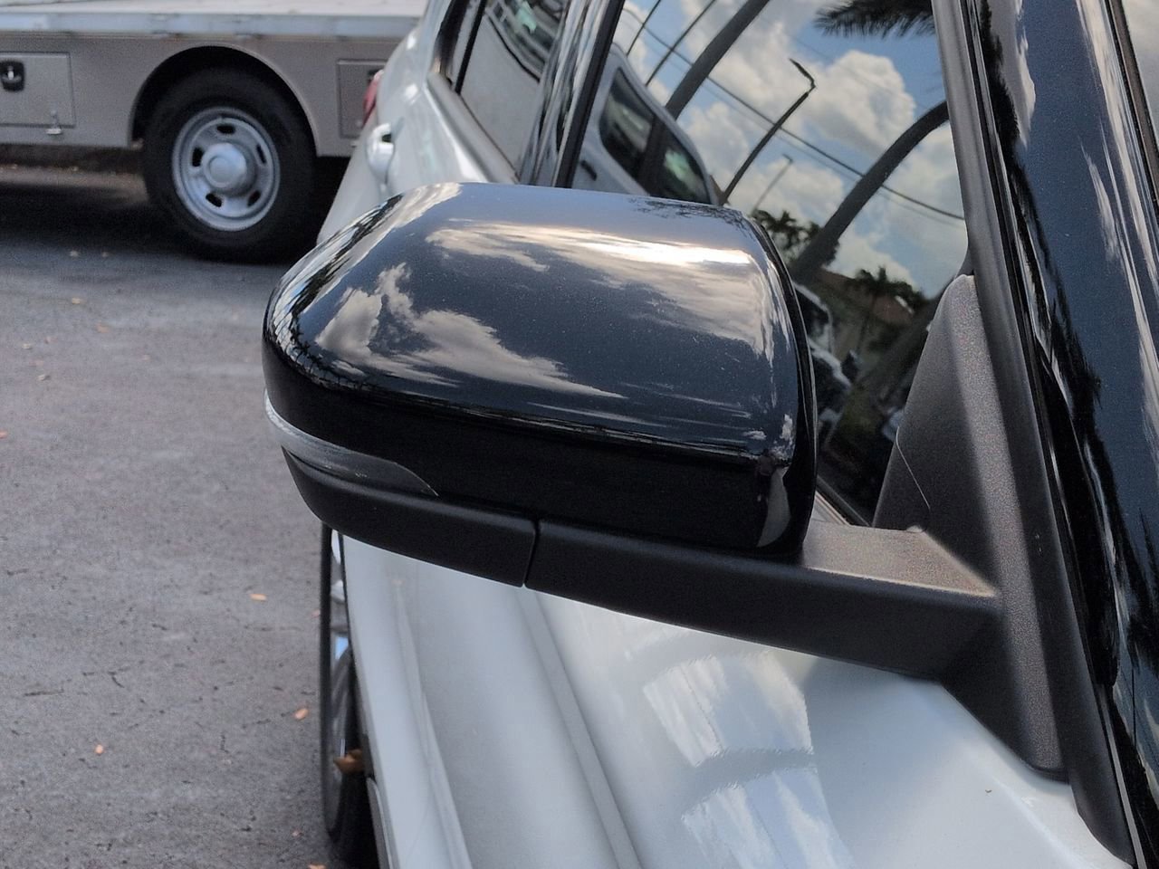 Certified 2023 Ford Explorer Limited w/ Equipment Group 301A image 11