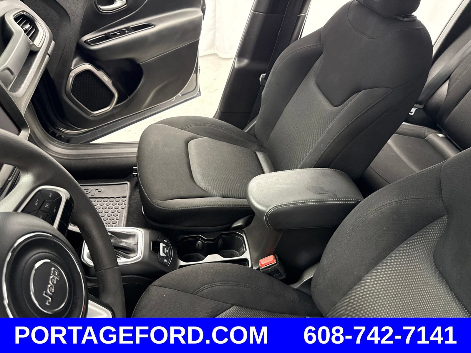 Used 2023 Jeep Renegade Latitude AWD/4WD image 19