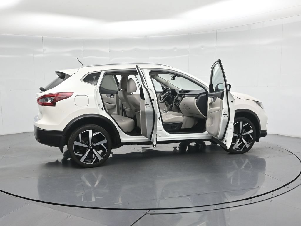 Used 2020 Nissan Rogue Sport SL w/ Premium Package FWD image 5