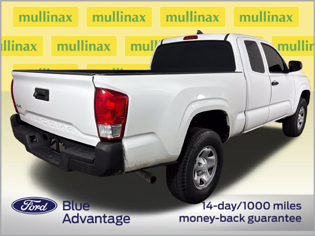 Used 2017 Toyota Tacoma SR AWD/4WD image 4