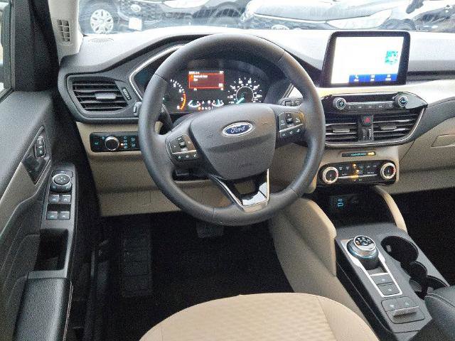 Certified 2022 Ford Escape SE w/ SE Sport Appearance Package image 16