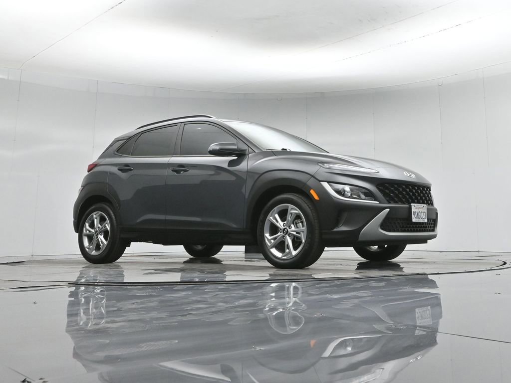 Used 2023 Hyundai Kona SEL image 2