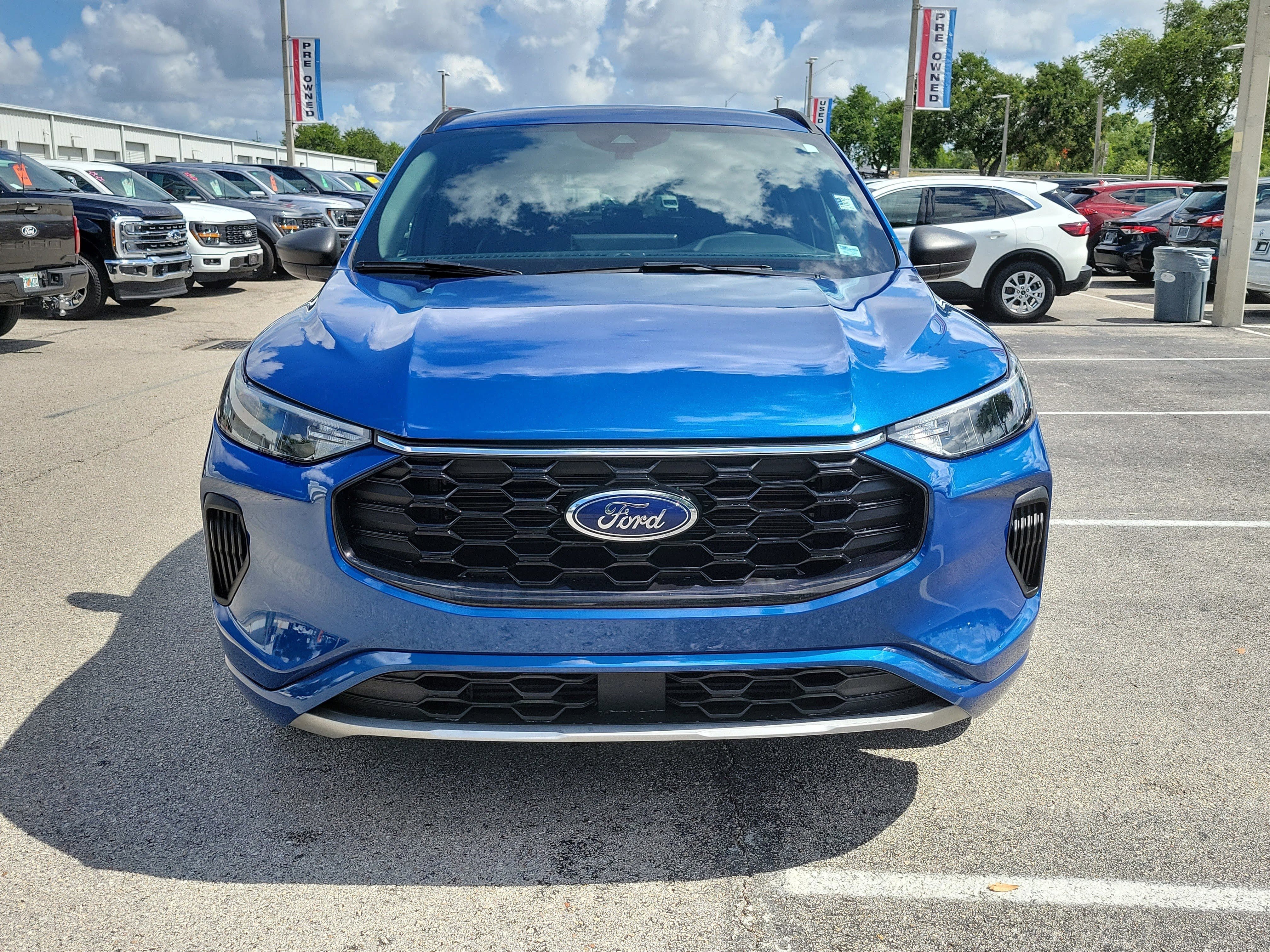 Certified 2023 Ford Escape ST-Line w/ Tech Pack #1 AWD/4WD image 2