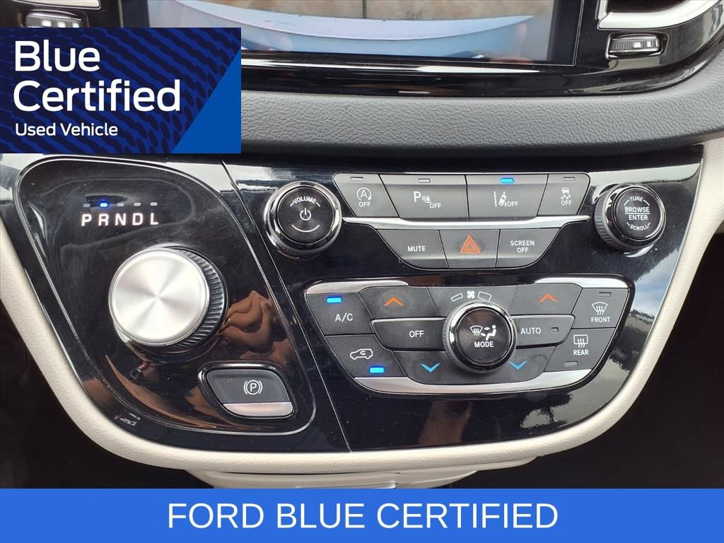 Used 2024 Chrysler Pacifica Touring-L image 21