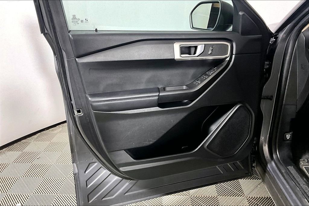 Certified 2021 Ford Explorer 2WD image 18