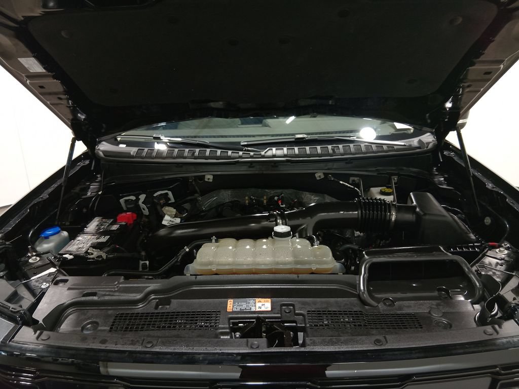 Certified 2025 Ford Expedition Max Platinum w/ Driver's Package AWD/4WD image 11