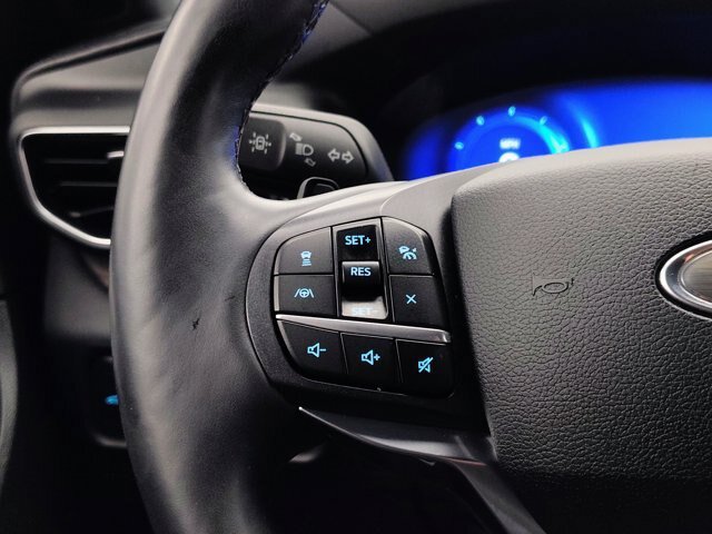 Certified 2020 Ford Explorer Platinum w/ Premium Technology Package AWD/4WD image 36