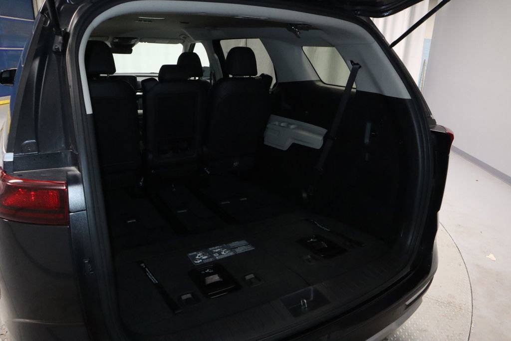 Used 2024 Kia Carnival LX image 18