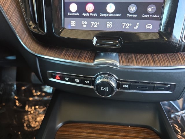 Used 2023 Volvo XC60 B5 Plus w/ Protection Package Premier FWD image 5