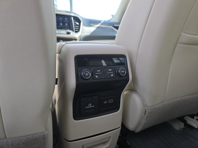 Used 2021 GMC Acadia Denali w/ Denali Ultimate Package AWD/4WD image 28