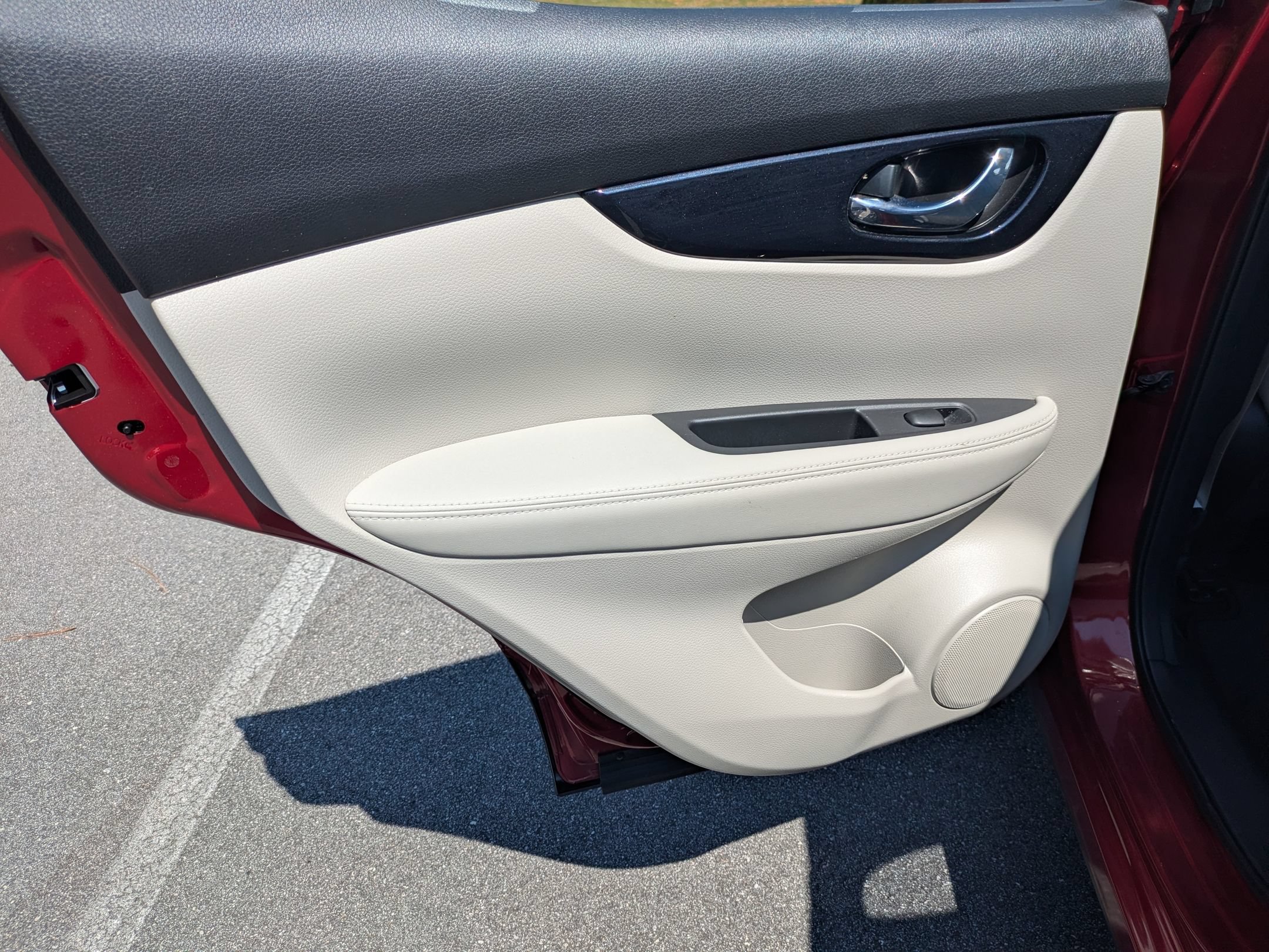 Used 2021 Nissan Rogue Sport SL FWD image 24