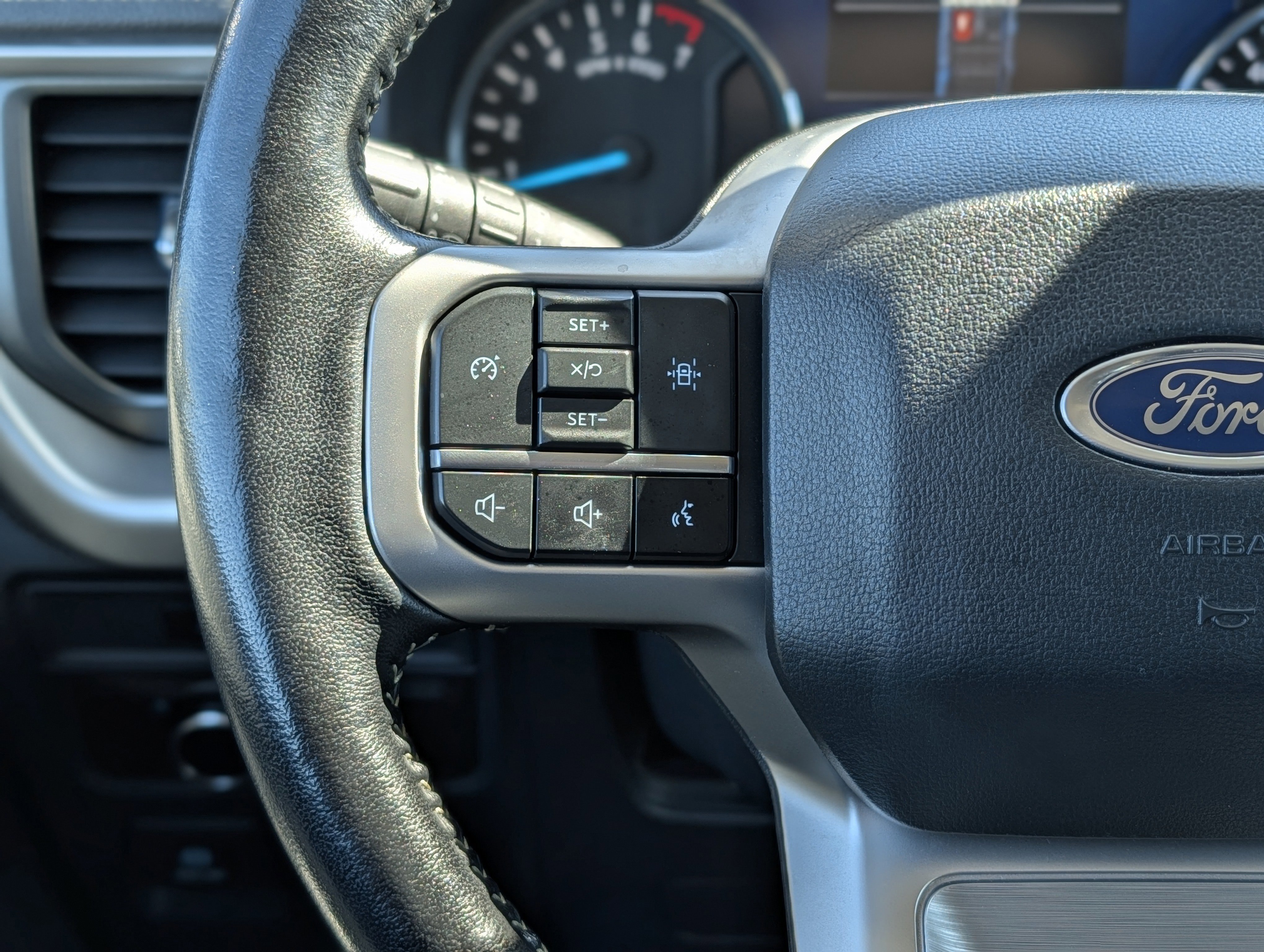 Certified 2024 Ford Expedition Max XLT image 24