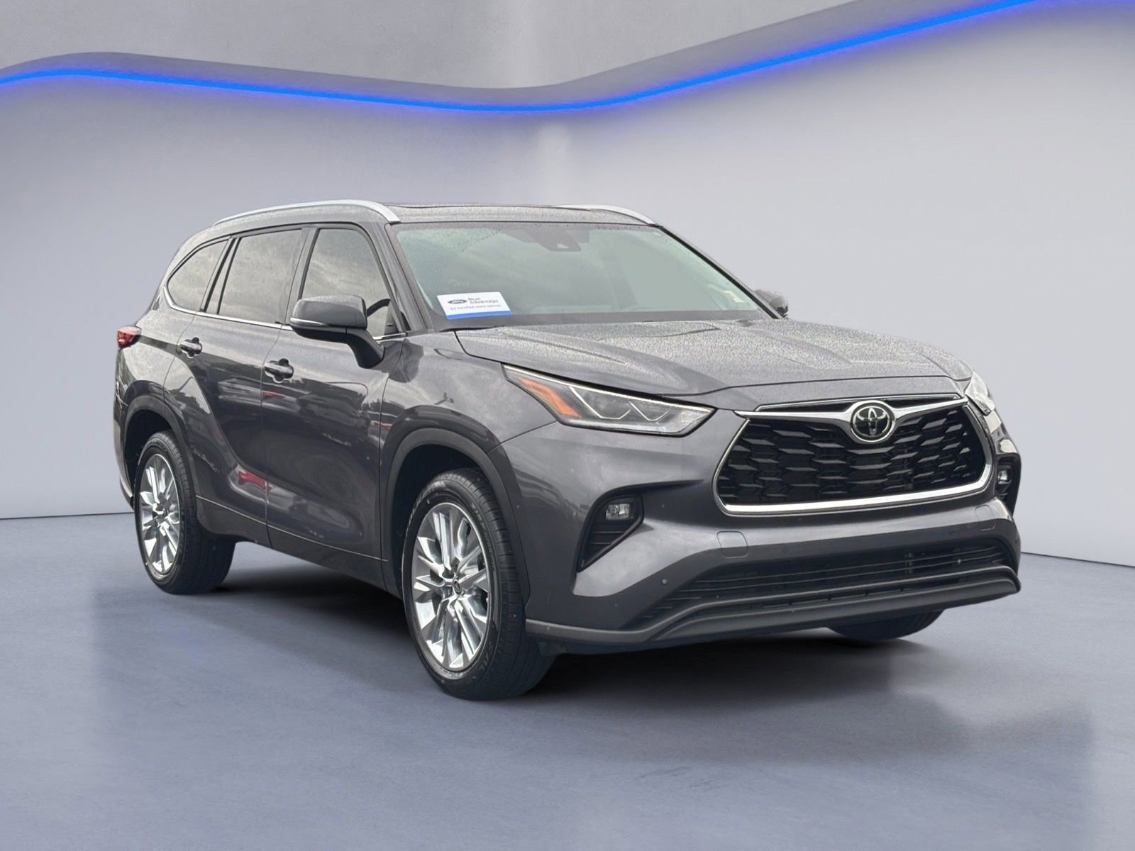 Used 2023 Toyota Highlander Limited FWD image 5