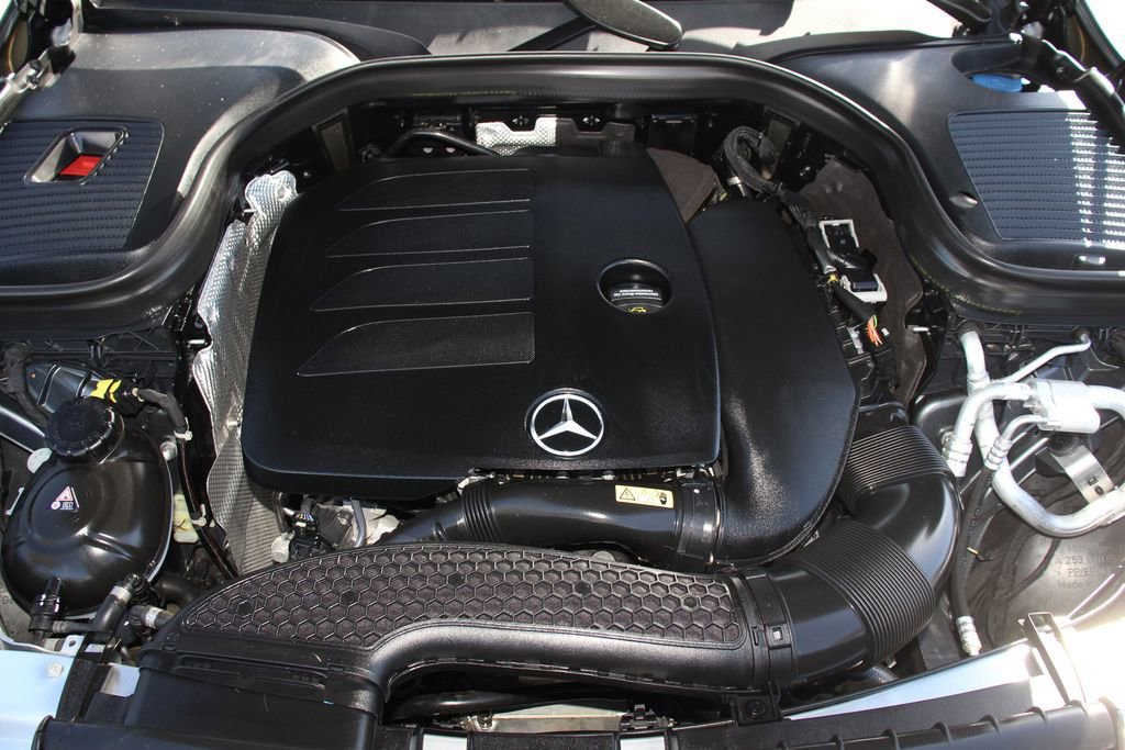 Used 2021 Mercedes-Benz GLC 300 image 29
