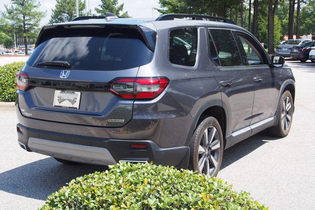 Used 2024 Honda Pilot Touring image 8