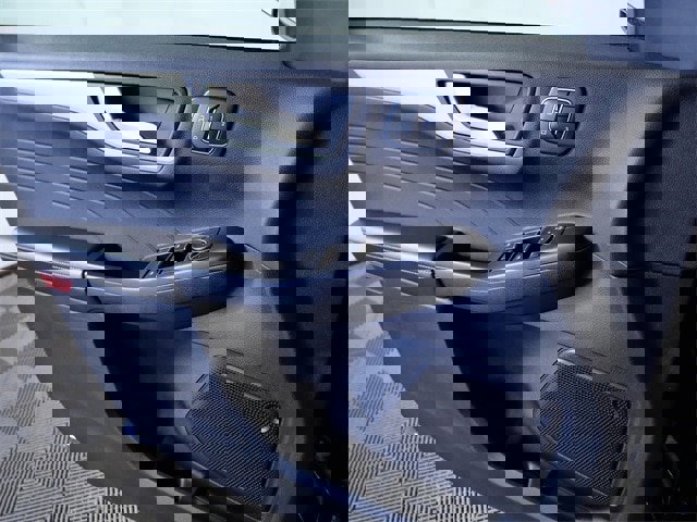 Certified 2025 Ford Escape Platinum image 25