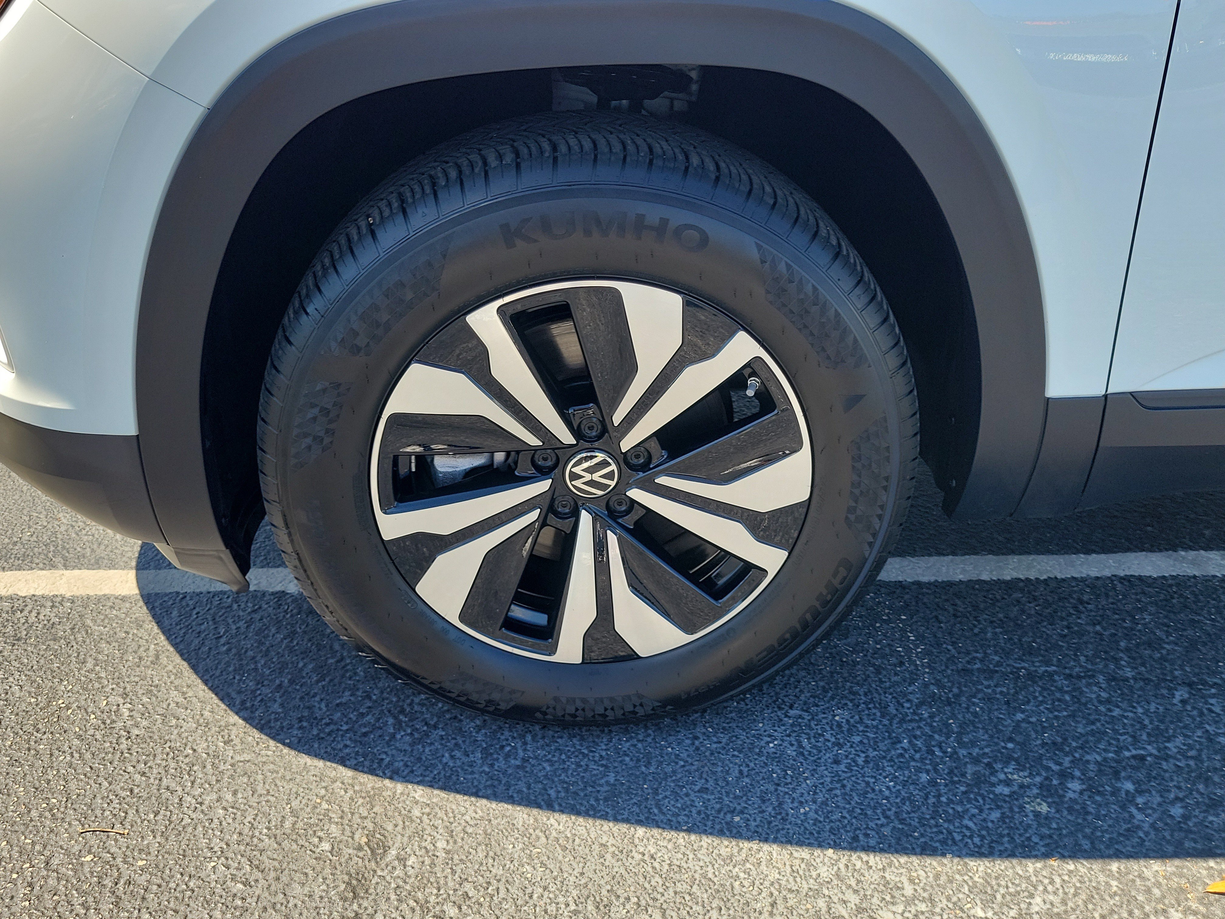Used 2025 Volkswagen Atlas SE FWD image 5