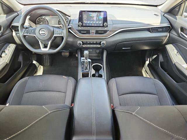Used 2024 Nissan Altima 2.5 SV FWD image 16
