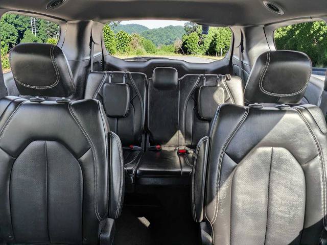 Used 2025 Chrysler Pacifica Select FWD image 19