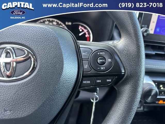 Used 2025 Toyota RAV4 LE AWD/4WD image 23