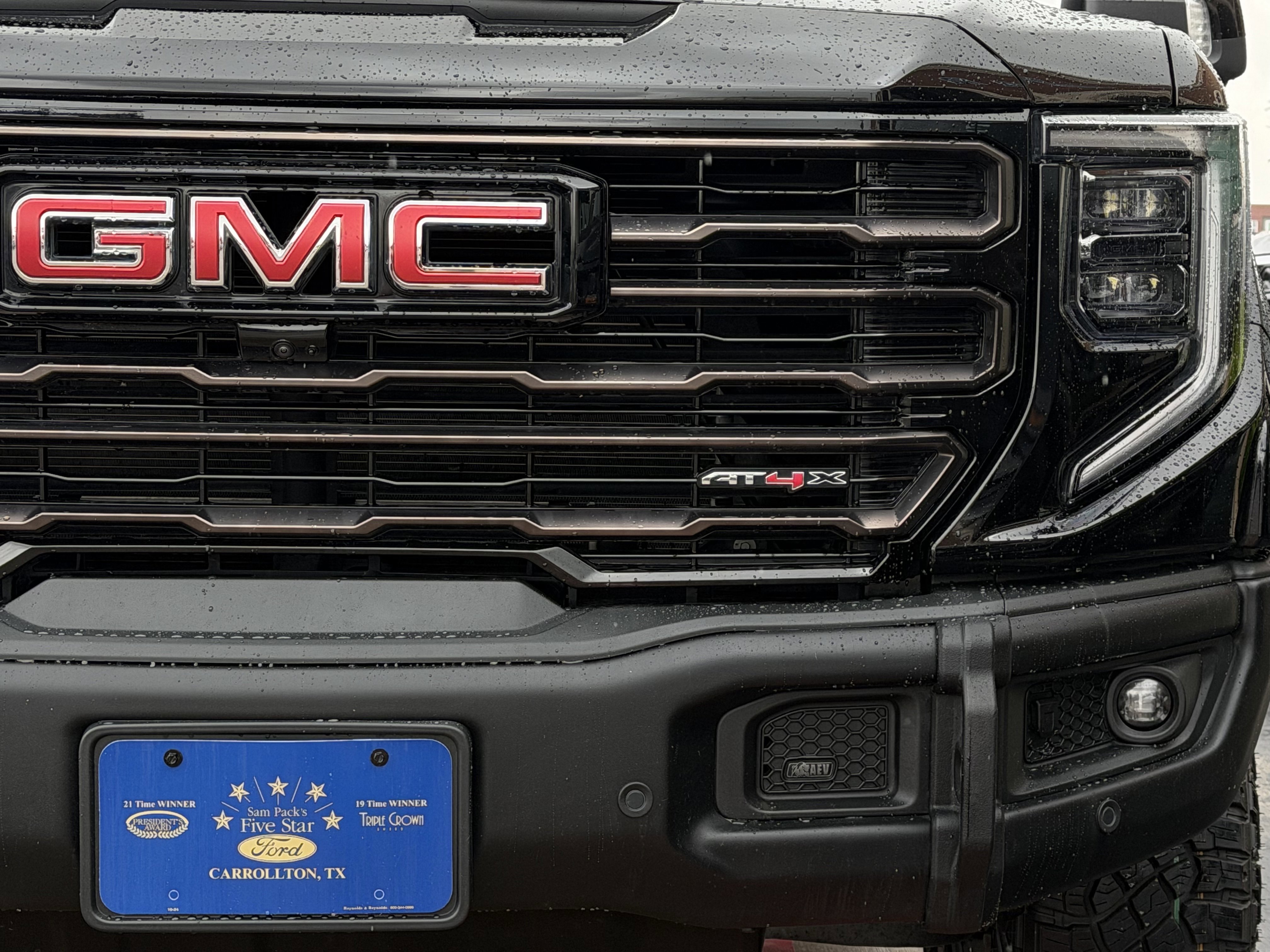 Used 2024 GMC Sierra 1500 AT4X w/ AT4X AEV Edition AWD/4WD image 9
