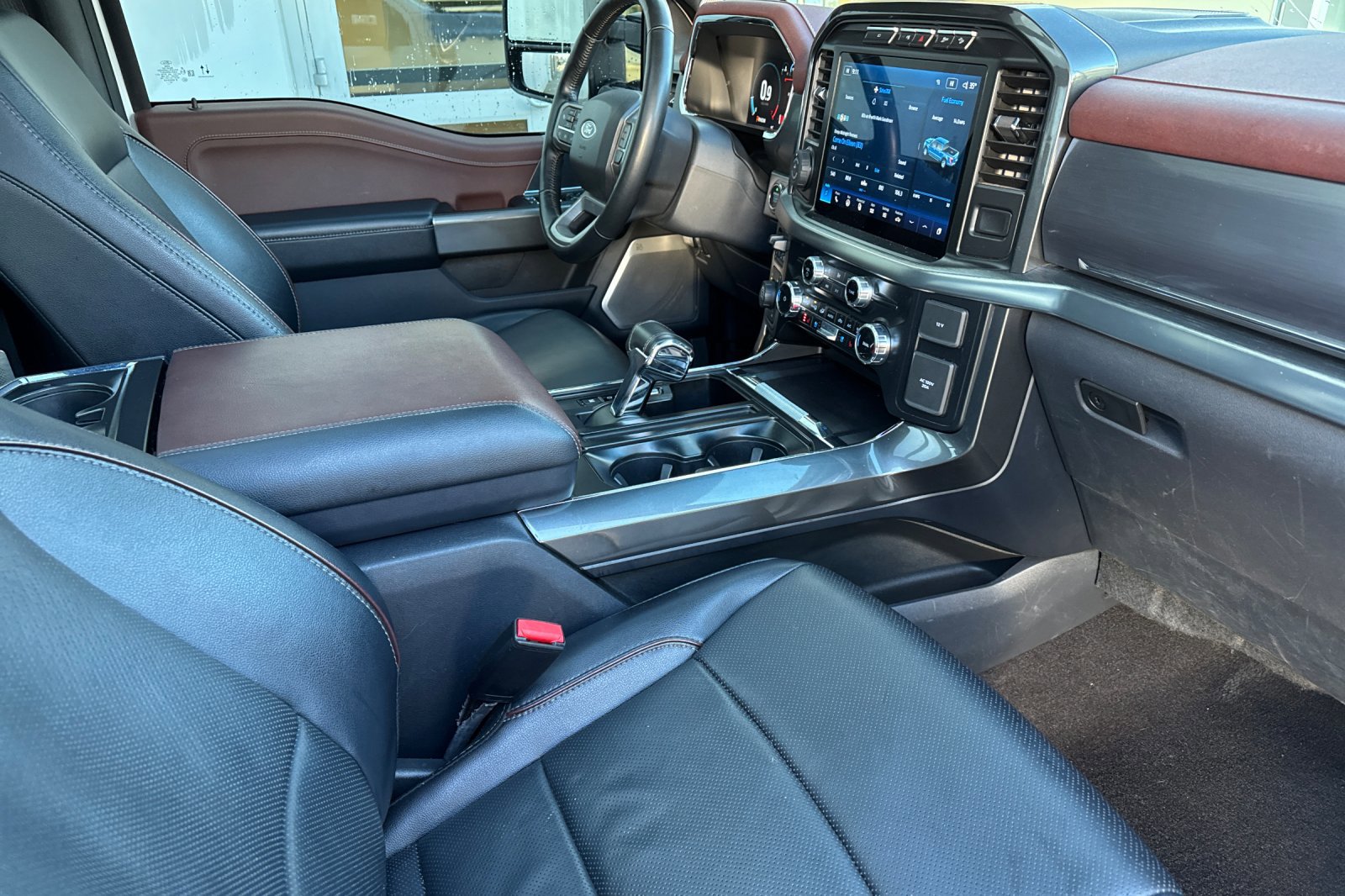 Certified 2023 Ford F150 Lariat w/ Equipment Group 502A High image 15