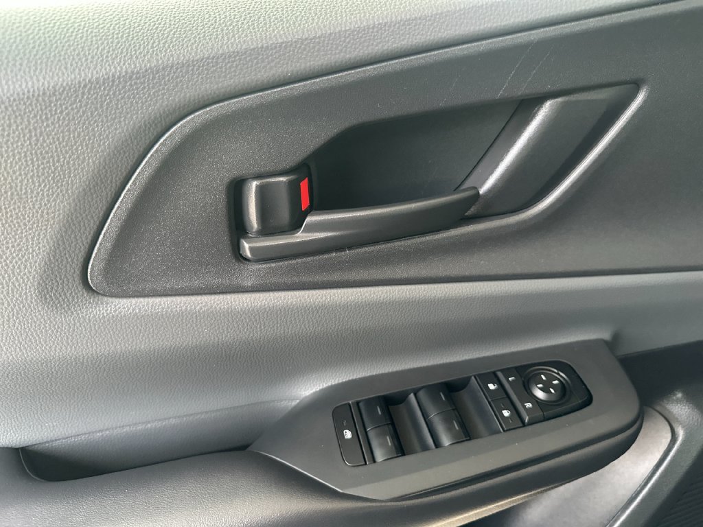 Used 2025 Toyota Prius LE FWD image 10