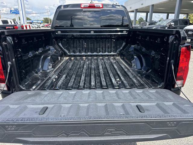 Used 2023 Chevrolet Colorado LT w/ LT Convenience Package II AWD/4WD image 13