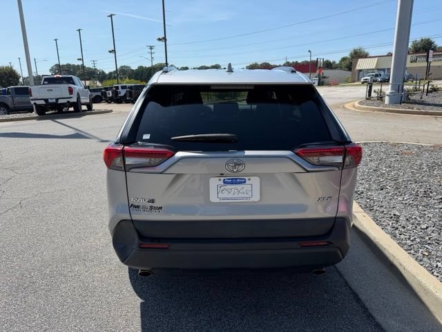 Used 2020 Toyota RAV4 XLE Premium FWD image 7