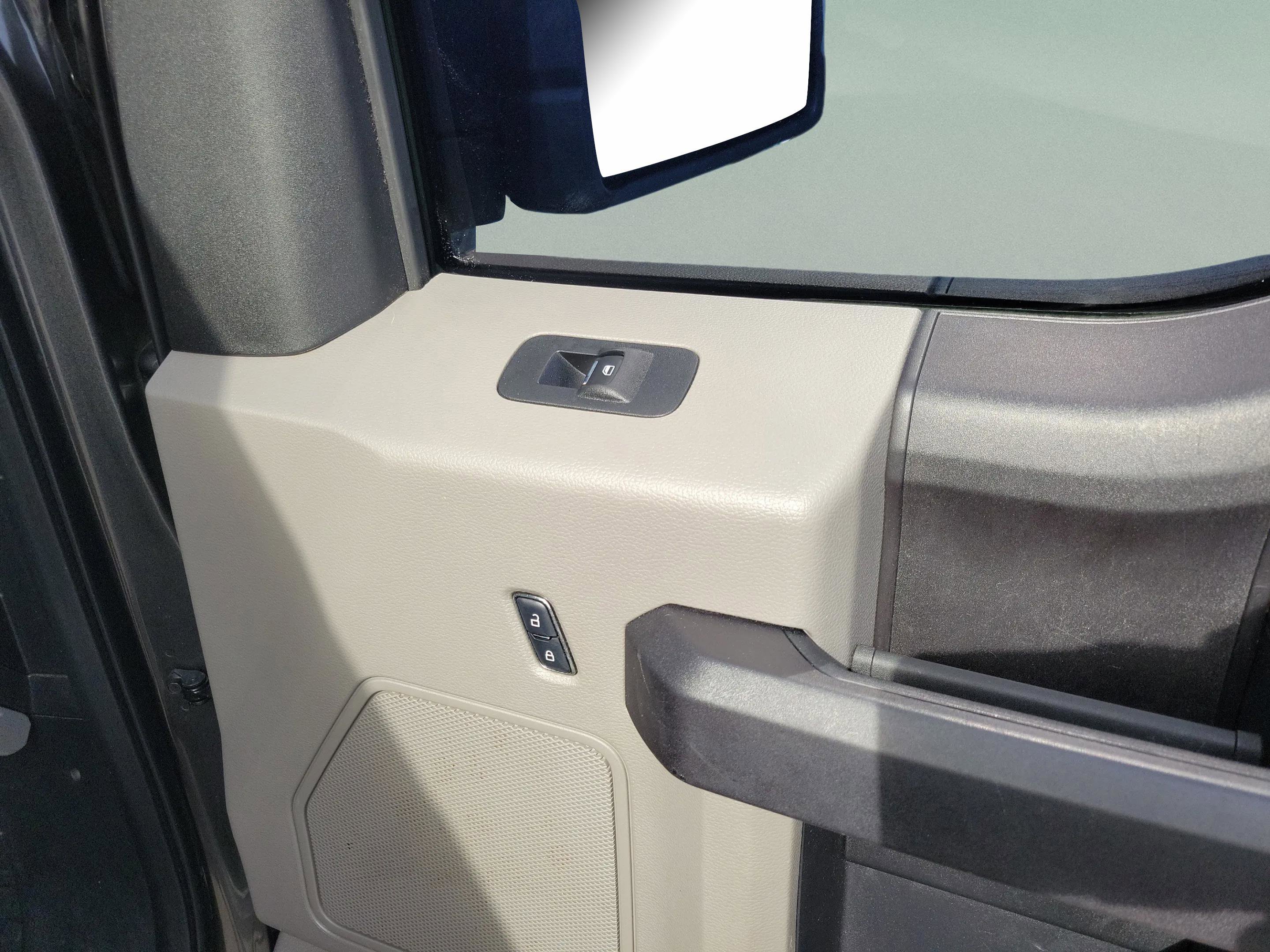 Certified 2017 Ford F150 XL w/ Equipment Group 101A Mid image 27