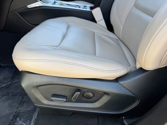Certified 2023 Ford Explorer XLT w/ Equipment Group 202A AWD/4WD image 15