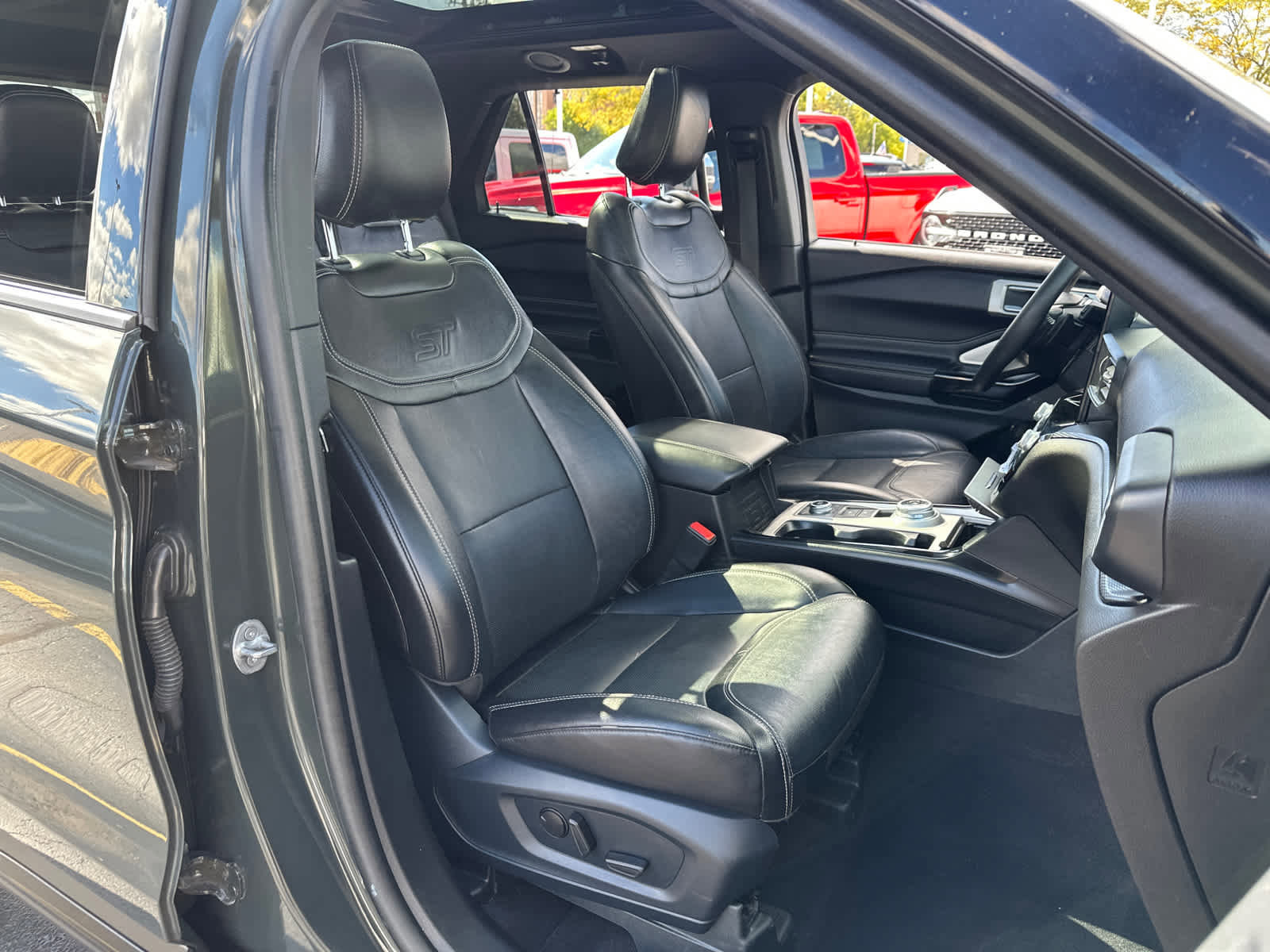 Certified 2022 Ford Explorer ST w/ Equipment Group 401A image 35