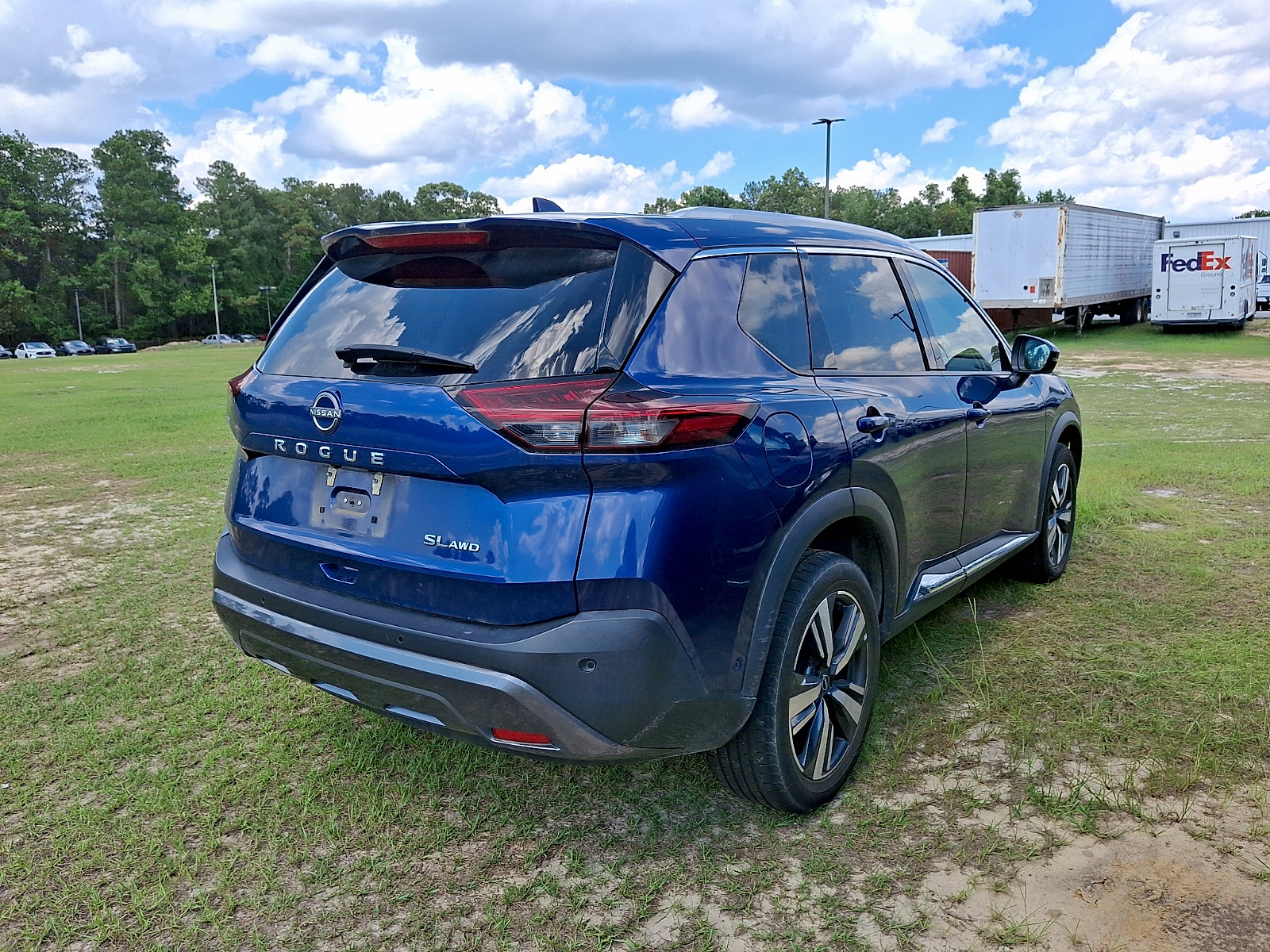 Used 2023 Nissan Rogue SL w/ SL Premium Package AWD/4WD image 5