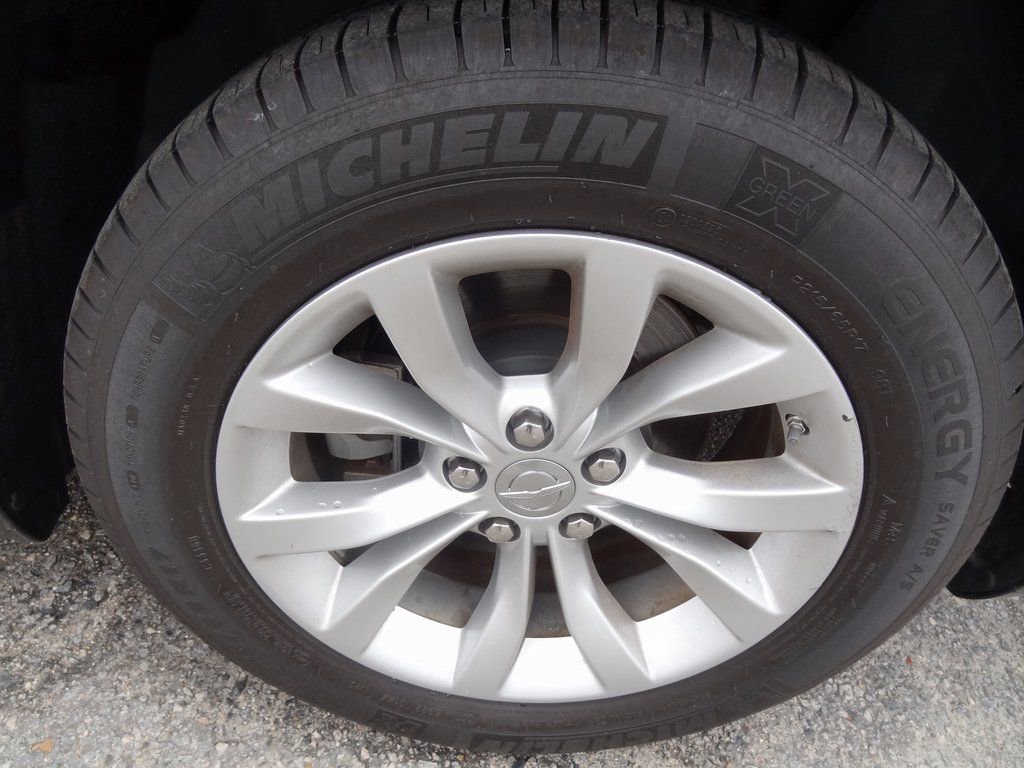 Used 2023 Chrysler 300 Touring image 12