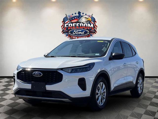 Certified 2024 Ford Escape Active FWD image 2