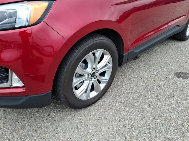 Certified 2023 Ford Edge Titanium w/ Equipment Group 301A AWD/4WD image 4