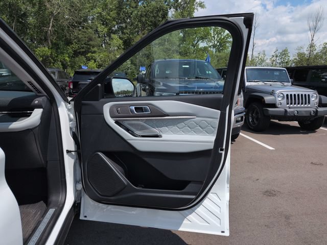 Certified 2026 Ford Explorer Platinum w/ LUX Leather Package AWD/4WD image 14