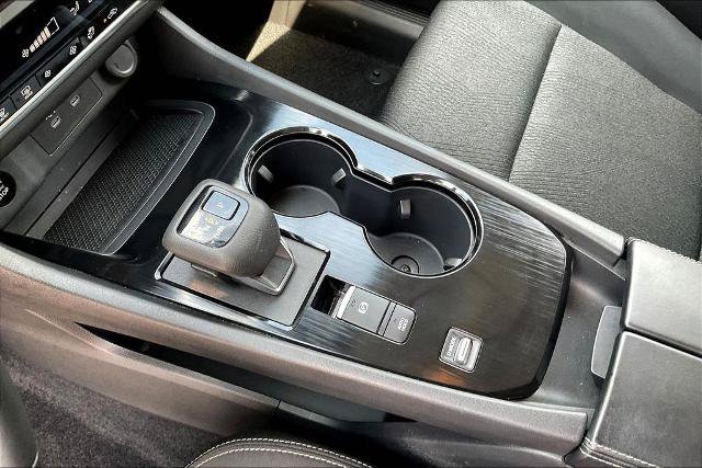 Used 2025 Nissan Rogue SV FWD image 18