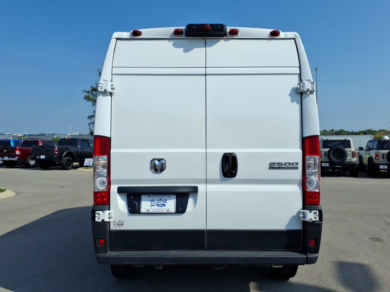 Used 2024 RAM ProMaster 2500 w/ Convenience Group FWD image 4