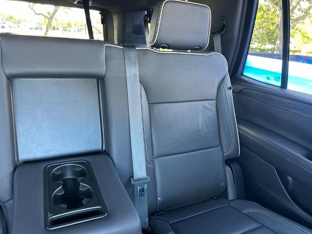 Used 2024 GMC Yukon SLT RWD image 15