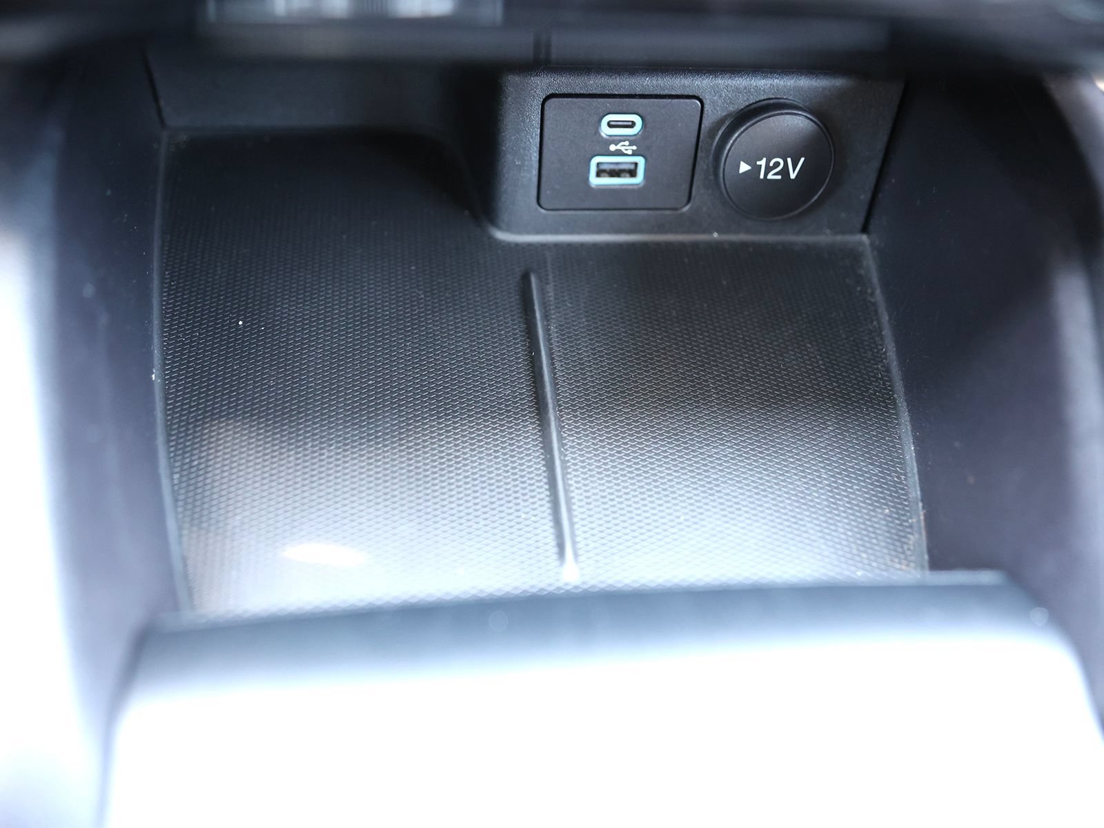 Certified 2022 Ford Escape SEL w/ SEL Stealth AWD Package image 30