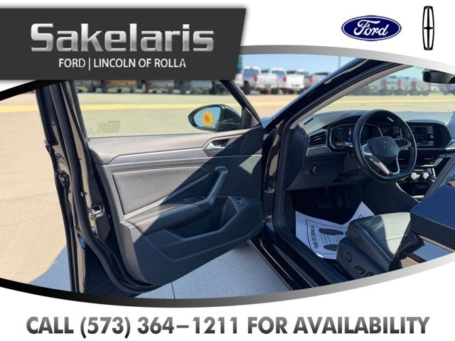 Used 2024 Volkswagen Jetta SE FWD image 10
