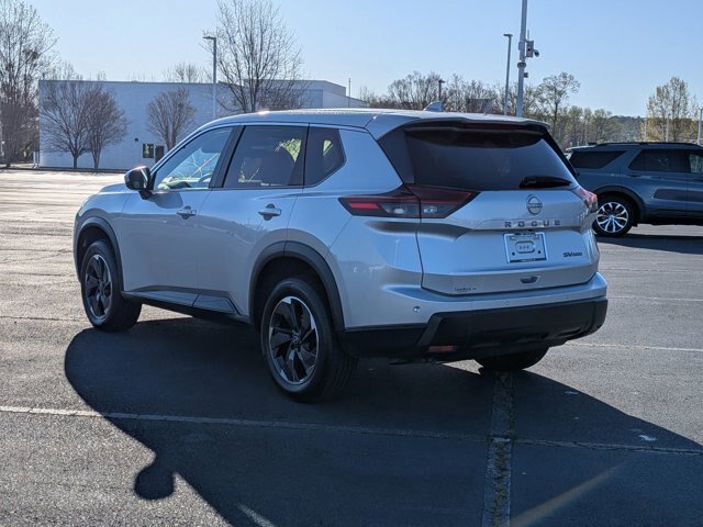 Used 2024 Nissan Rogue SV AWD/4WD image 6