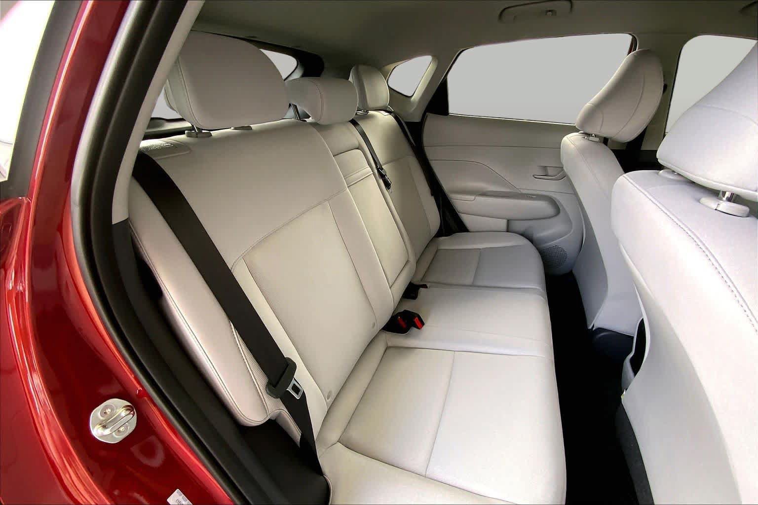 Used 2025 Hyundai Kona SEL FWD image 18