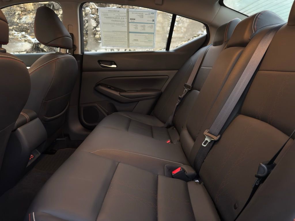 Used 2023 Nissan Altima 2.5 SR w/ SR Premium Package image 11