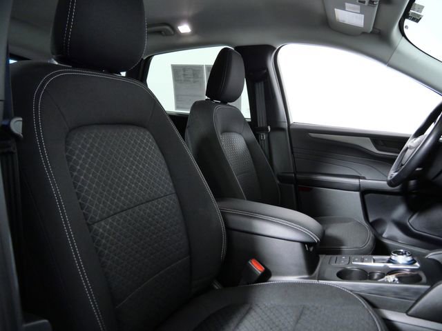 Certified 2025 Ford Escape Active w/ Cold Weather Package AWD/4WD image 11