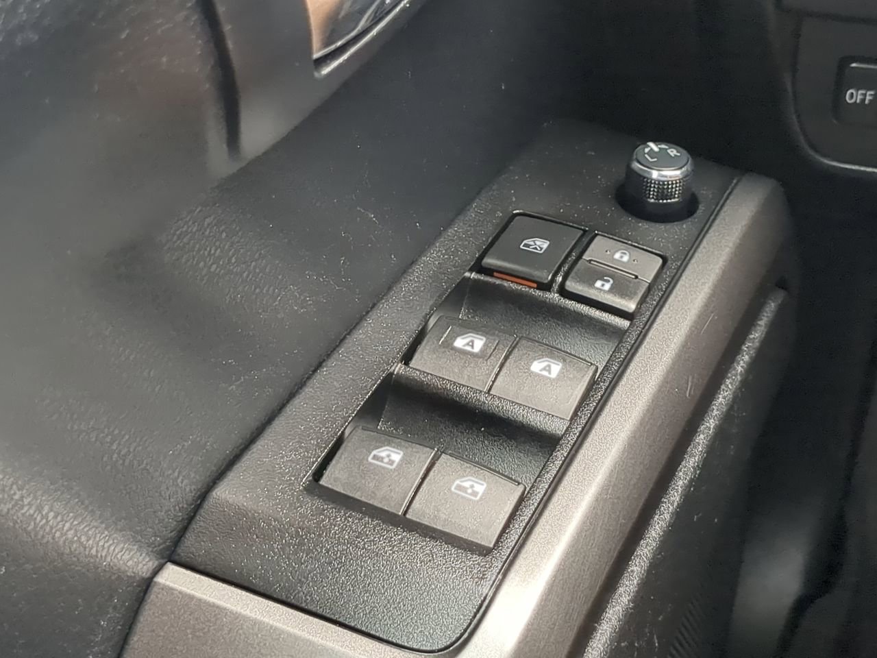 Used 2017 Toyota Tacoma TRD Sport w/ Tow Package (A/T) AWD/4WD image 22